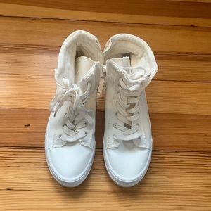 Roxy sneakers